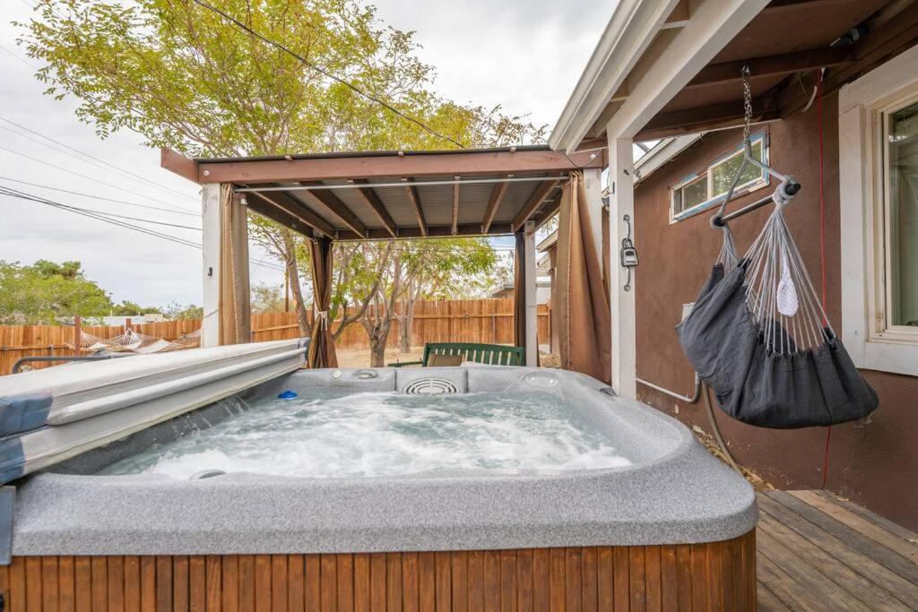فيلا Palm Vista Retreat *Hot Tub/Cowboy Pool/Hammocks* جوشوا تري المظهر الخارجي الصورة